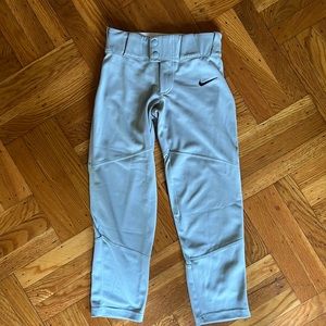 Nike boys baseball pants size small, like new.